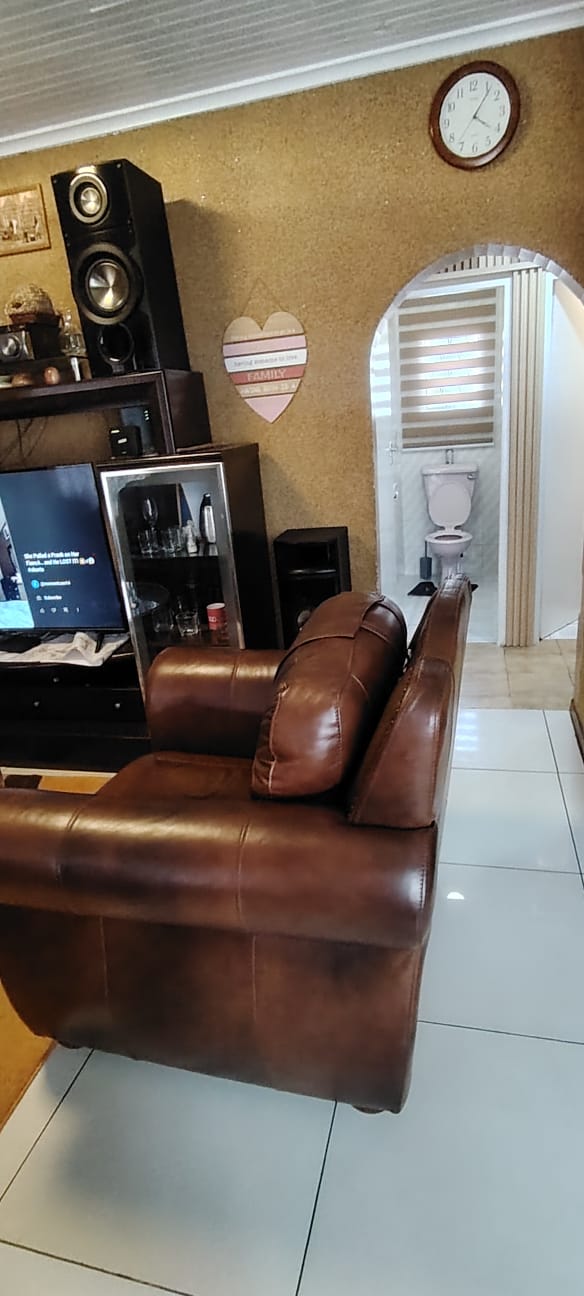 5 Bedroom Property for Sale in Mdantsane Nu 17 Eastern Cape